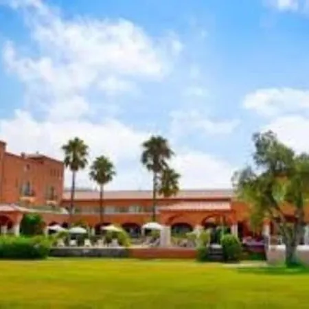 מלון Alhambra 2*