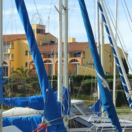 מלון Alhambra 2*