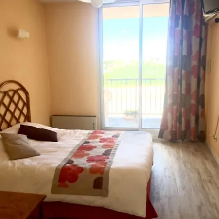 Alhambra Hotel 2*
