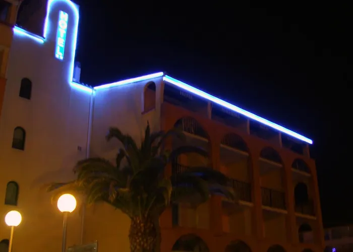 Ξενοδοχείο Alhambra 2*