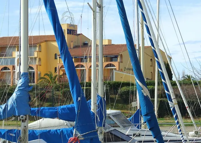 Ξενοδοχείο Alhambra 2*