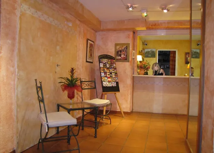 Alhambra Ξενοδοχείο 2*